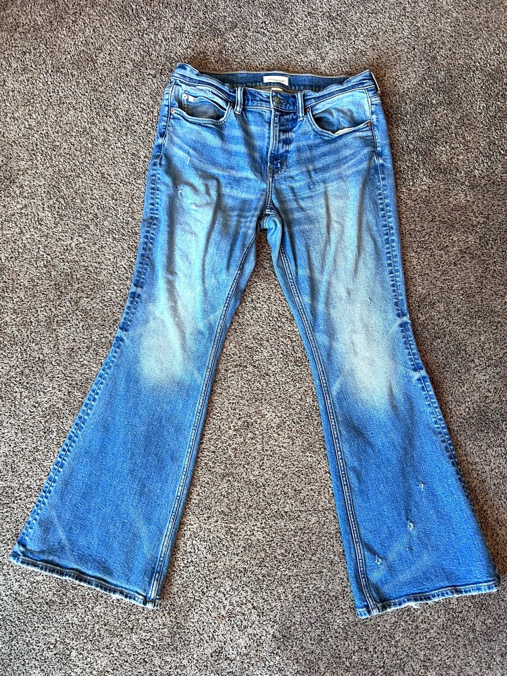 American Eagle Premium AE77 Low Rise Flare
Jeans